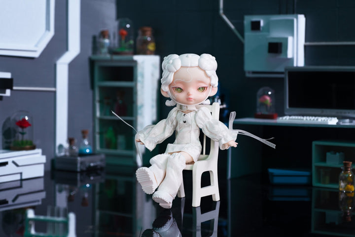 Laura - Black & White Spectrum BJD by ToyCity - Petite Belle