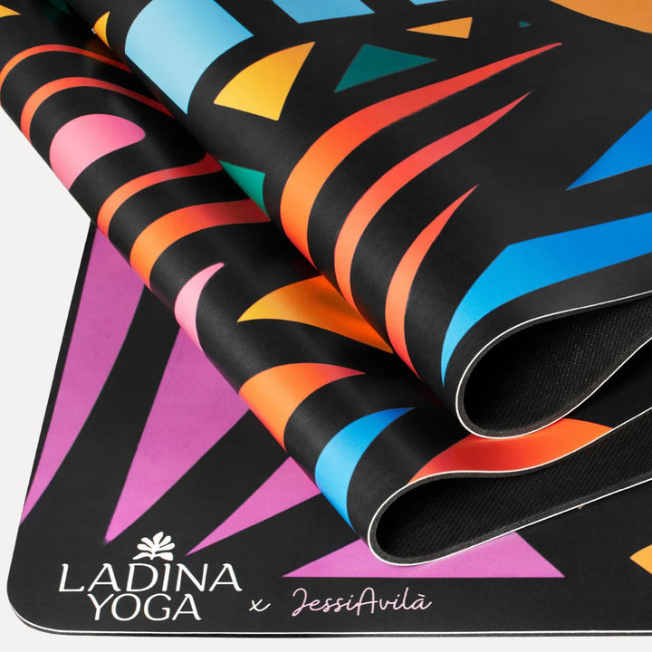 Courbe D'Energy Sustainable Yoga Mat by Ladina Yoga - Petite Belle